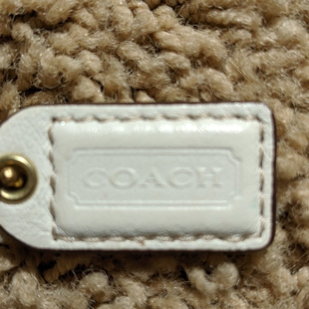 Coach - Picture 3 of 4